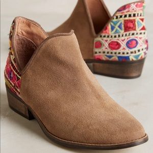 Anthropologie Howsty Leyla booties size 40!